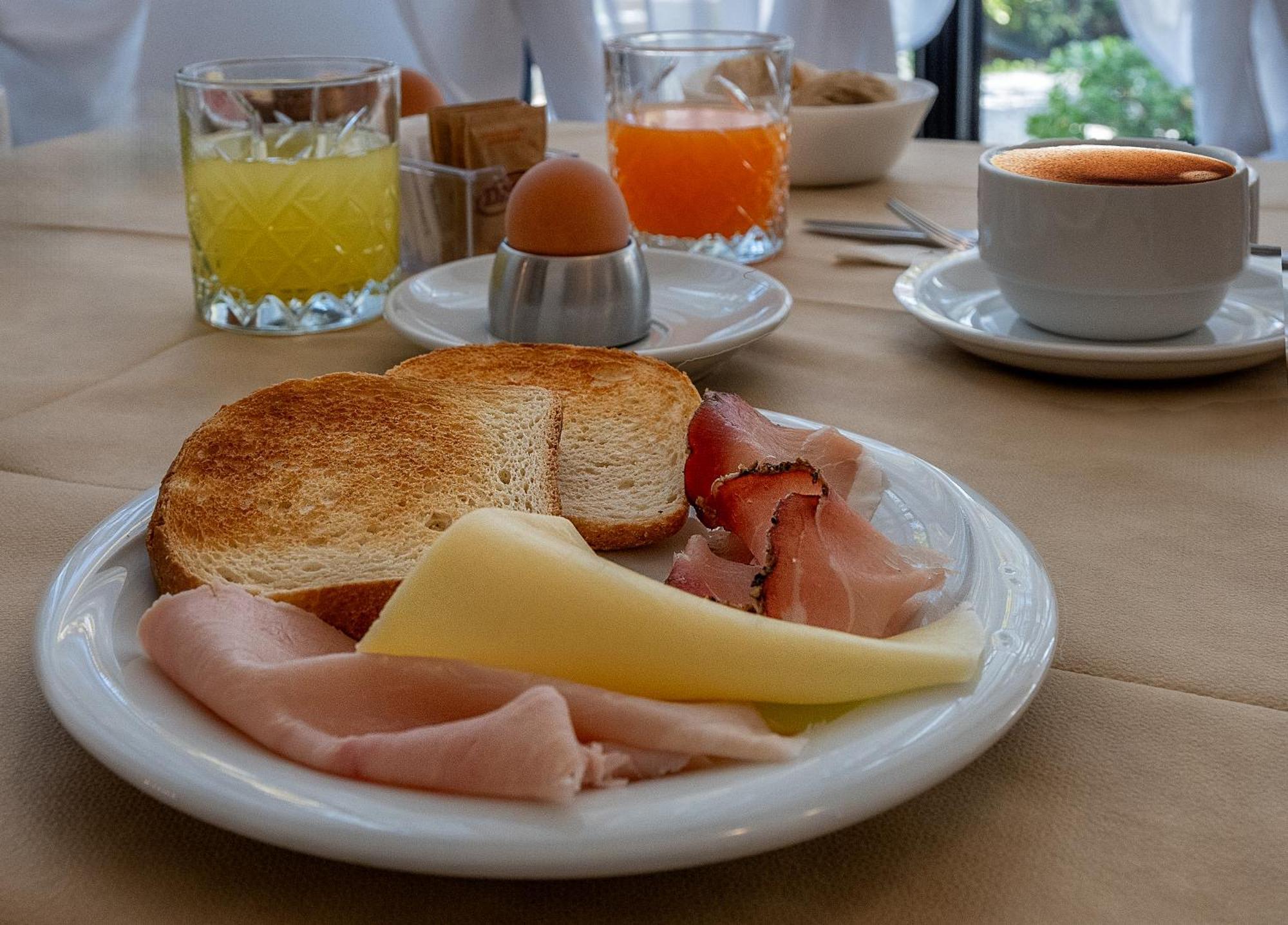 Hotel Eura Marina di Massa Eksteriør billede