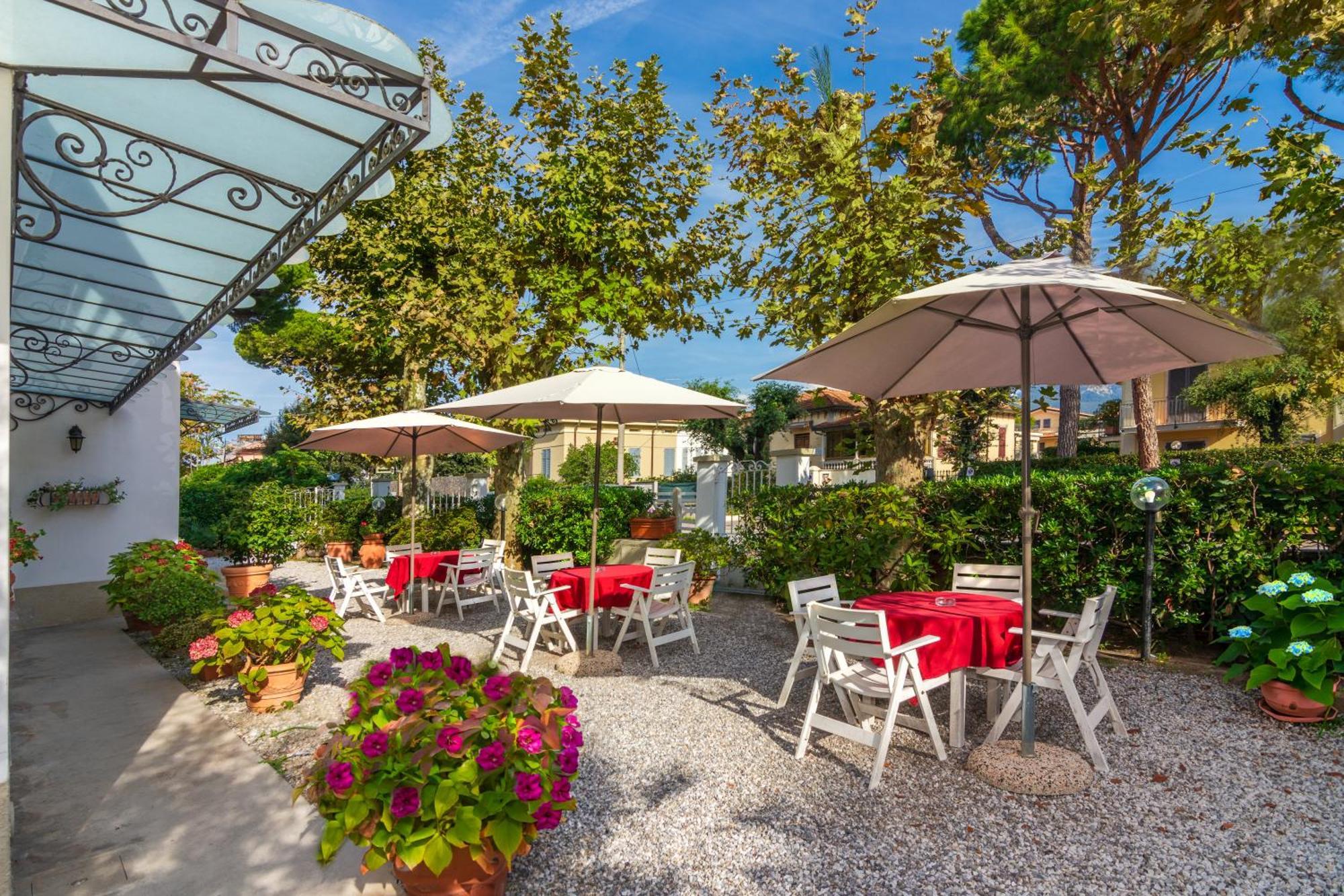 Hotel Eura Marina di Massa Eksteriør billede