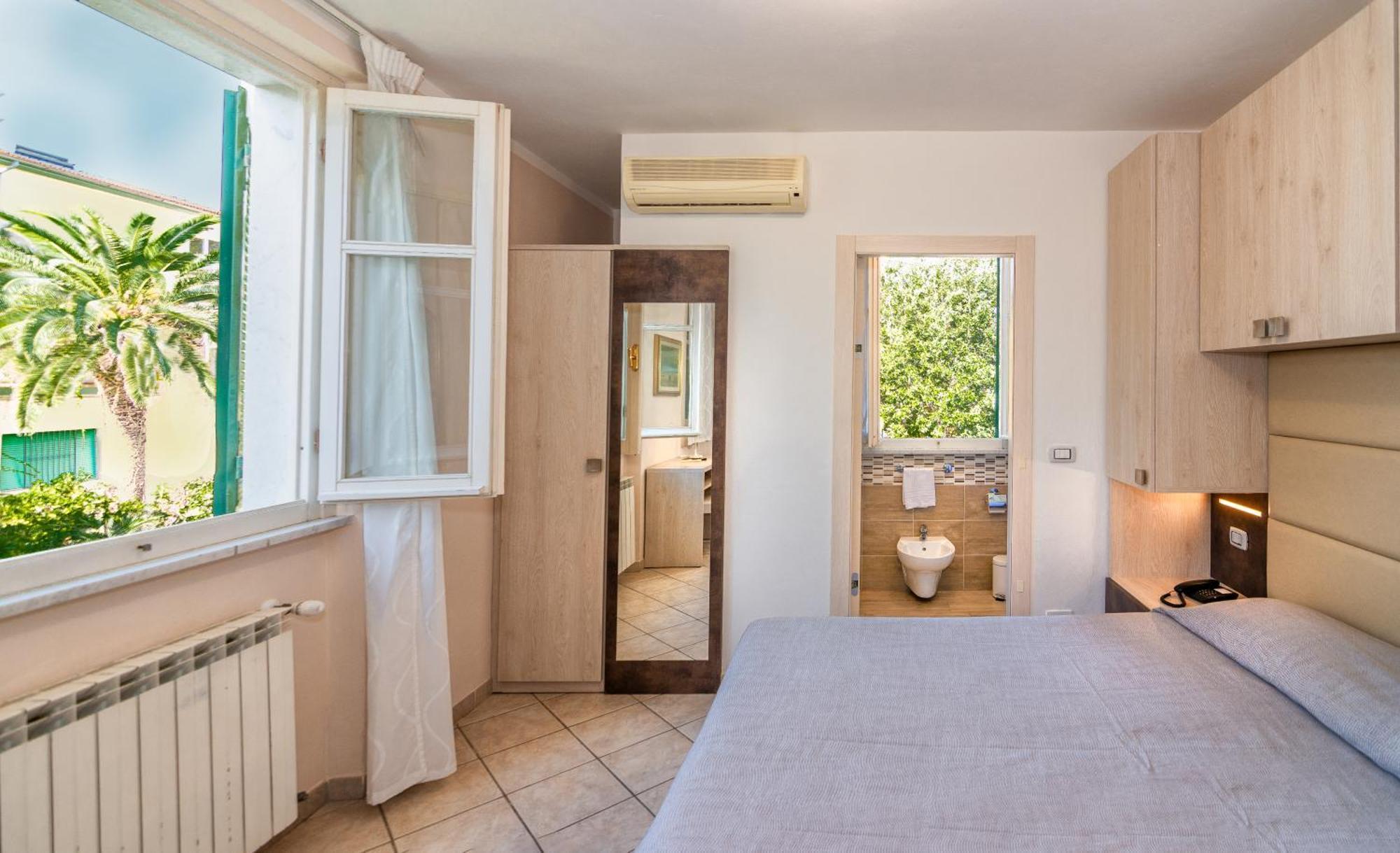 Hotel Eura Marina di Massa Eksteriør billede
