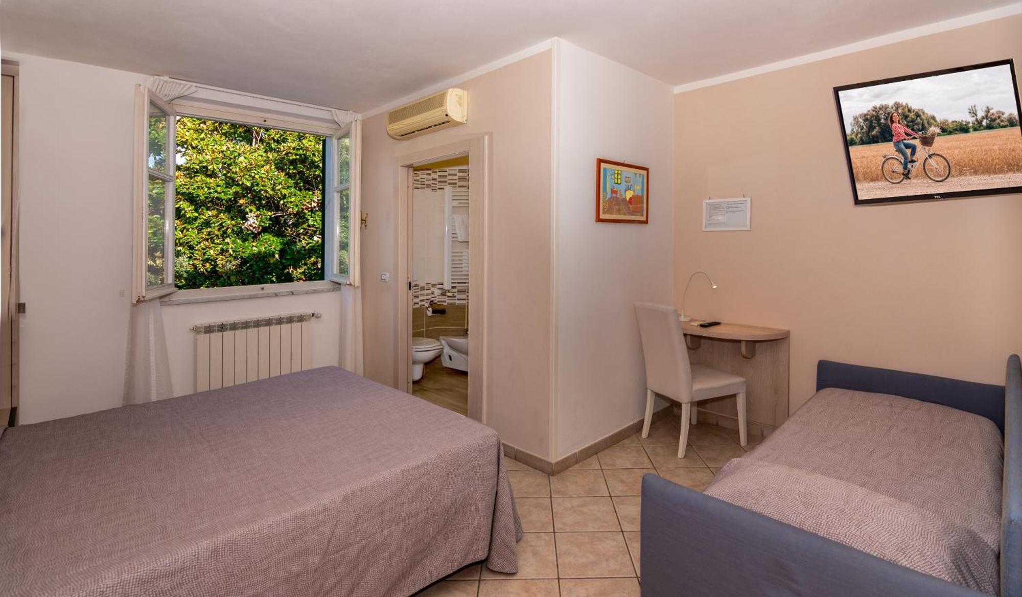Hotel Eura Marina di Massa Eksteriør billede