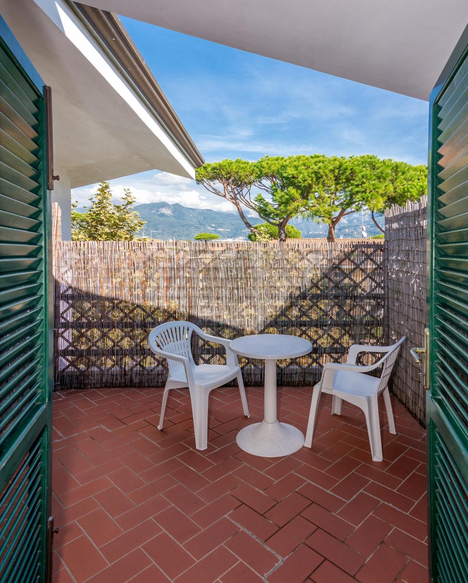 Hotel Eura Marina di Massa Eksteriør billede