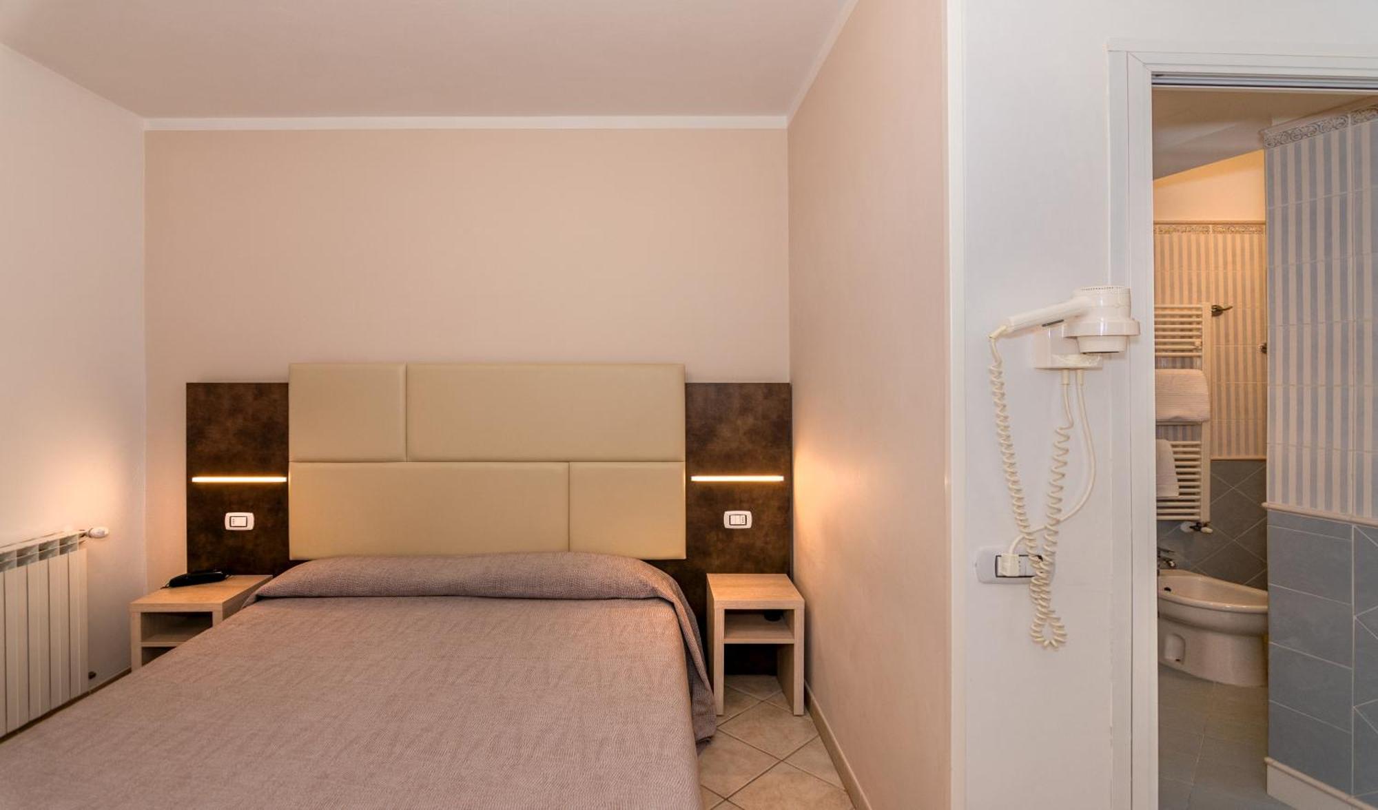 Hotel Eura Marina di Massa Eksteriør billede